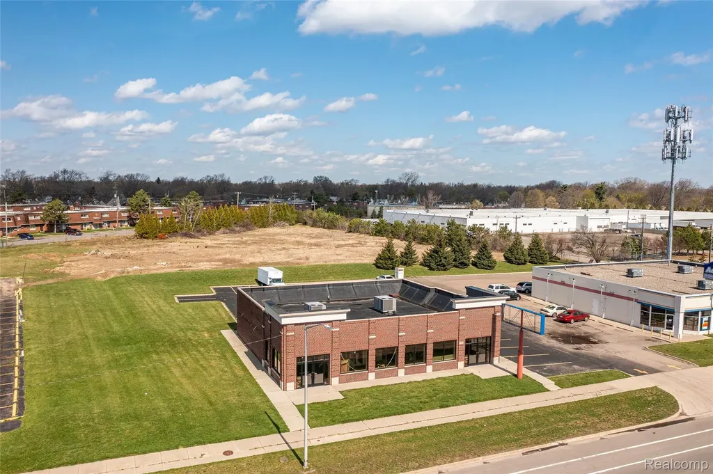 1065 N Perry Street Pontiac City MI 48340