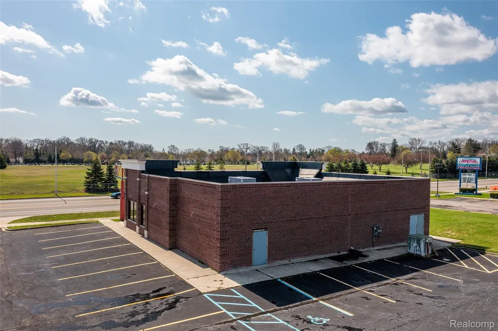 1065 N Perry Street Pontiac City MI 48340