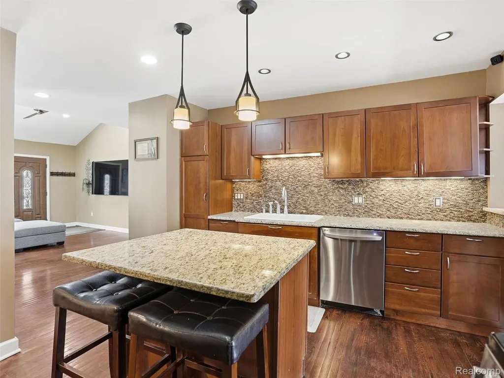 58106 Delmar Washington Township MI 48094