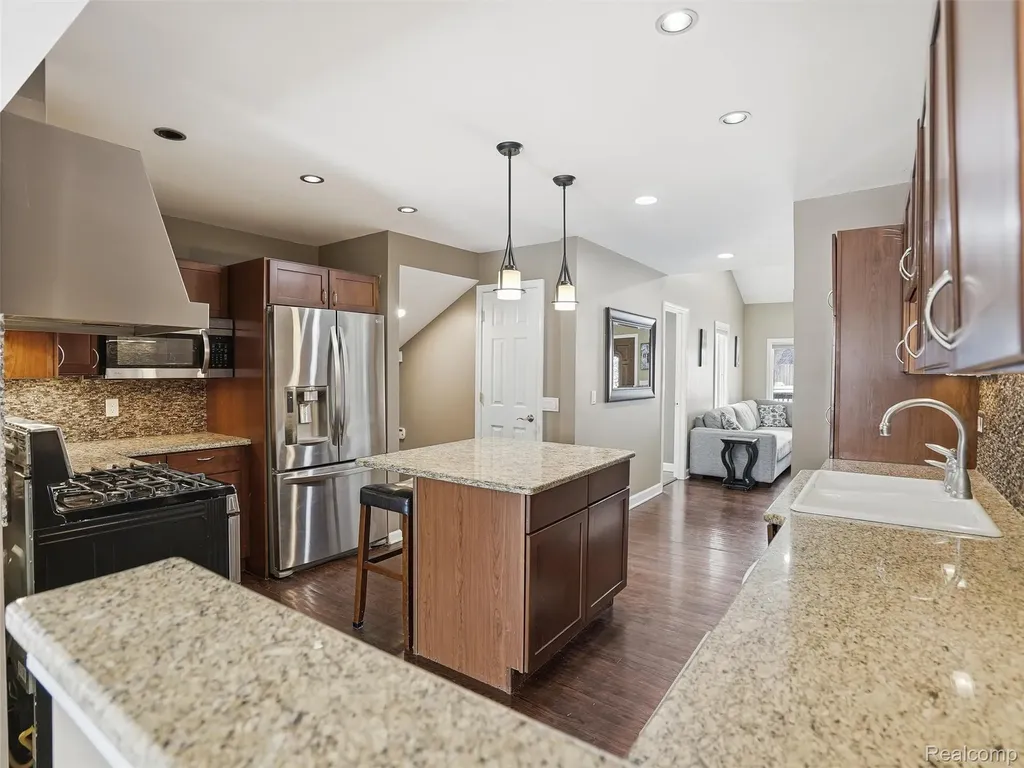 58106 Delmar Washington Township MI 48094