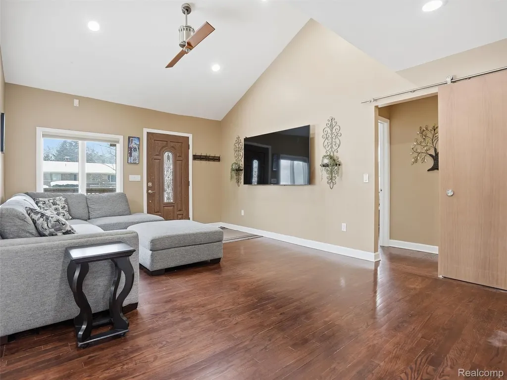 58106 Delmar Washington Township MI 48094