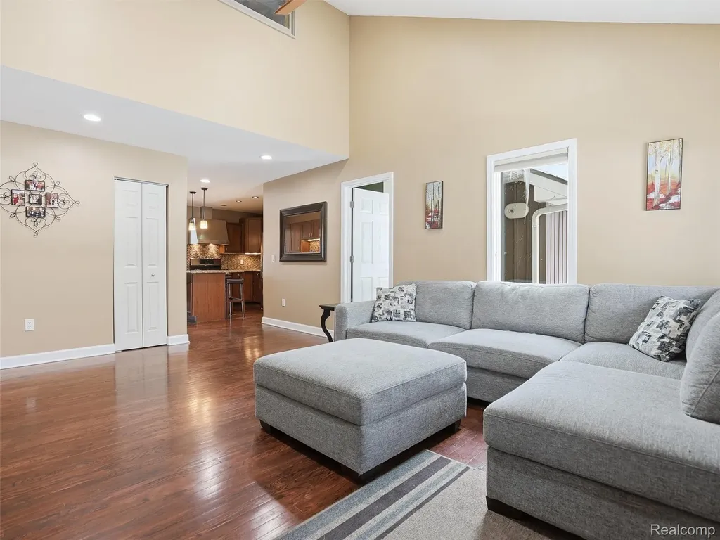 58106 Delmar Washington Township MI 48094