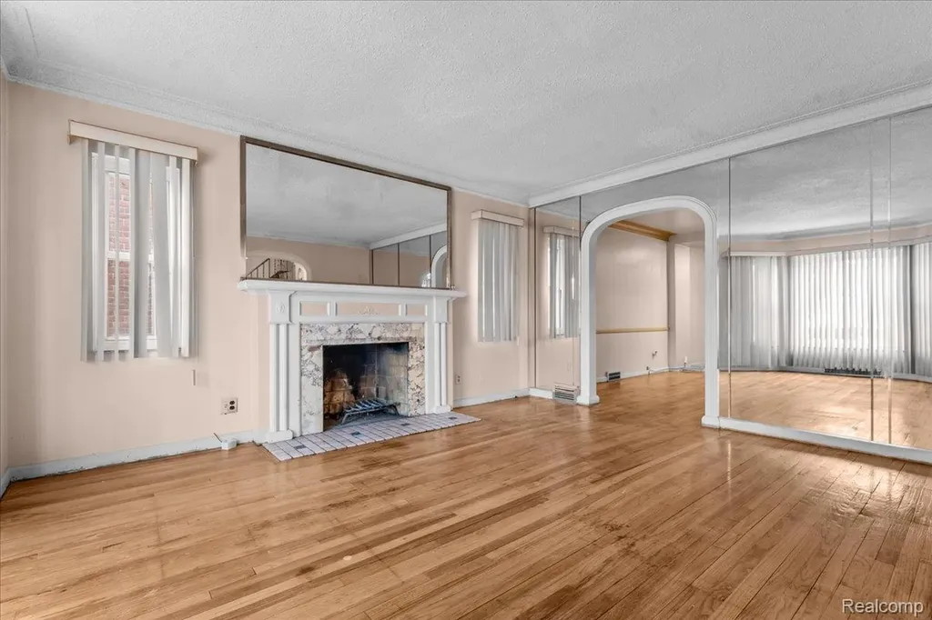 18623 Roselawn Street NW Detroit City MI 48221