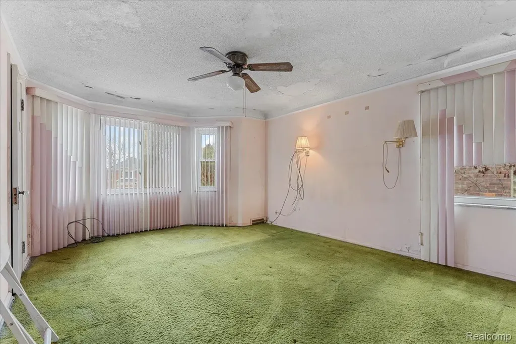 18623 Roselawn Street NW Detroit City MI 48221