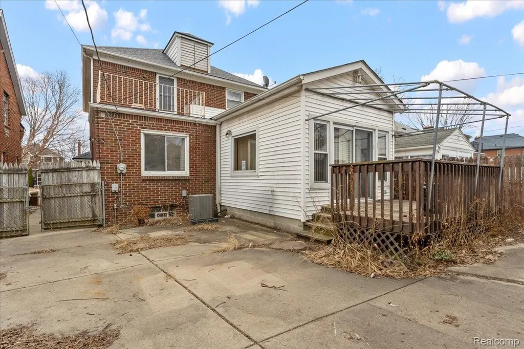 18623 Roselawn Street NW Detroit City MI 48221