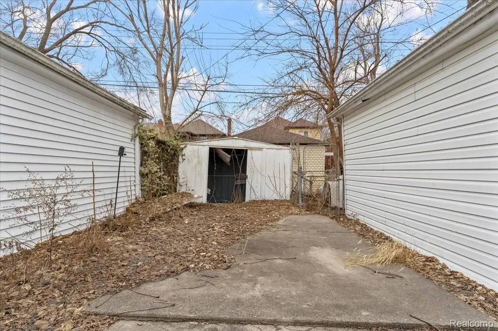 18623 Roselawn Street NW Detroit City MI 48221