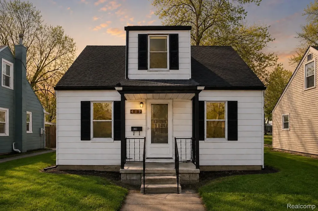 419 W Bernhard Avenue Hazel Park City MI 48030