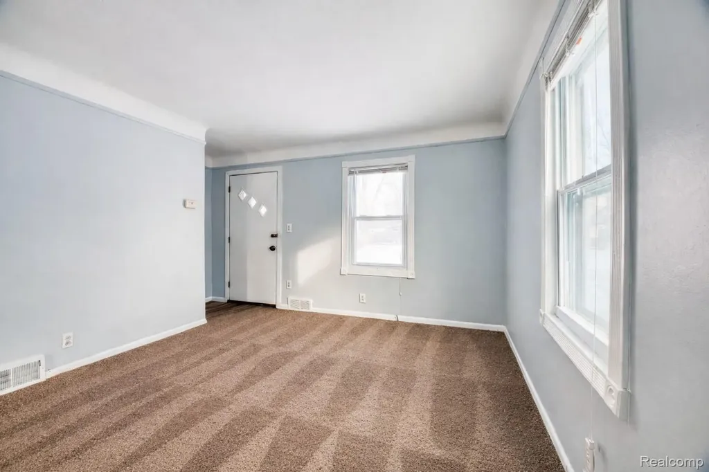 419 W Bernhard Avenue Hazel Park City MI 48030