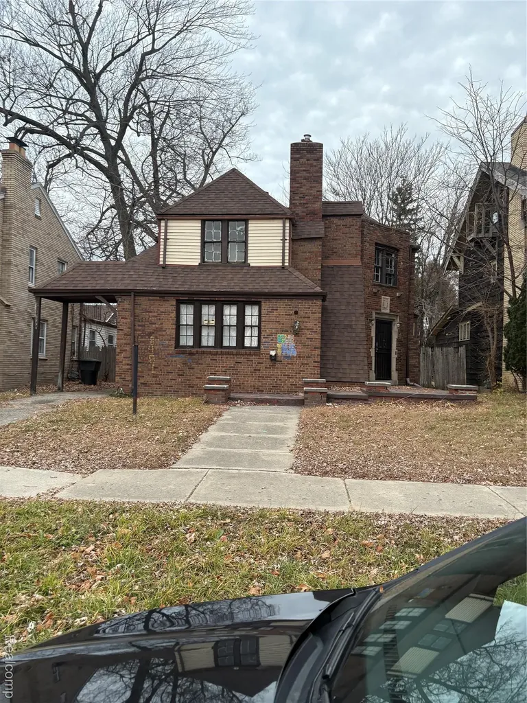 8481 E Outer Drive Detroit City MI 48213