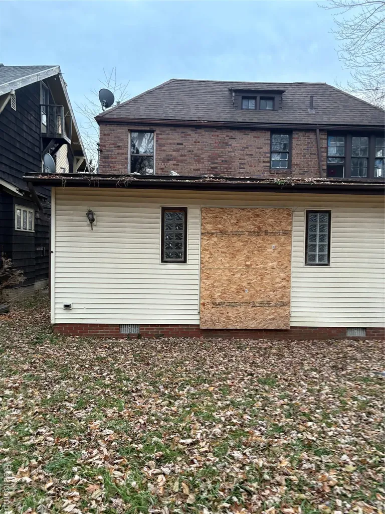 8481 E Outer Drive Detroit City MI 48213