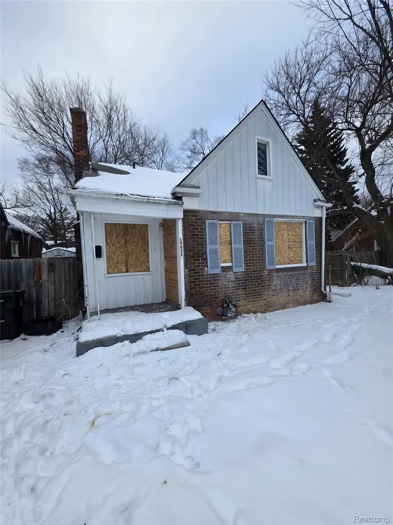 15633 Eastwood Street Detroit City MI 48205