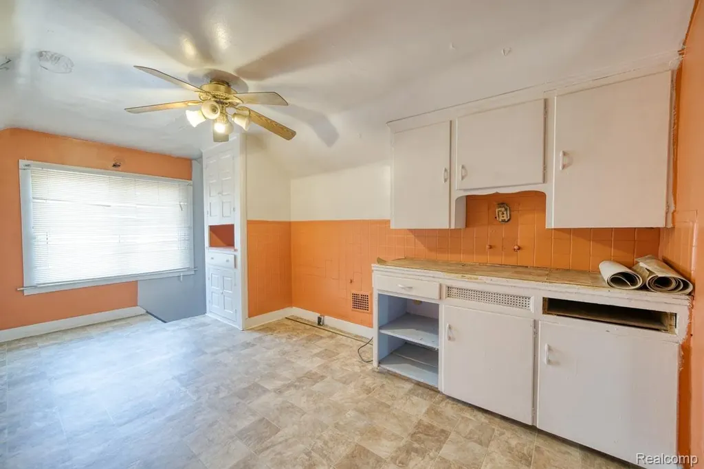 15509 Holmur Street Detroit City MI 48238