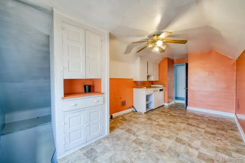 15509 Holmur Street Detroit City MI 48238