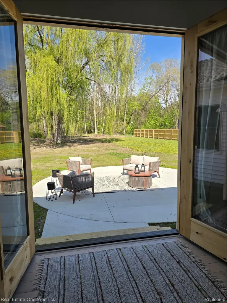 9236 River Road Clay Township MI 48001