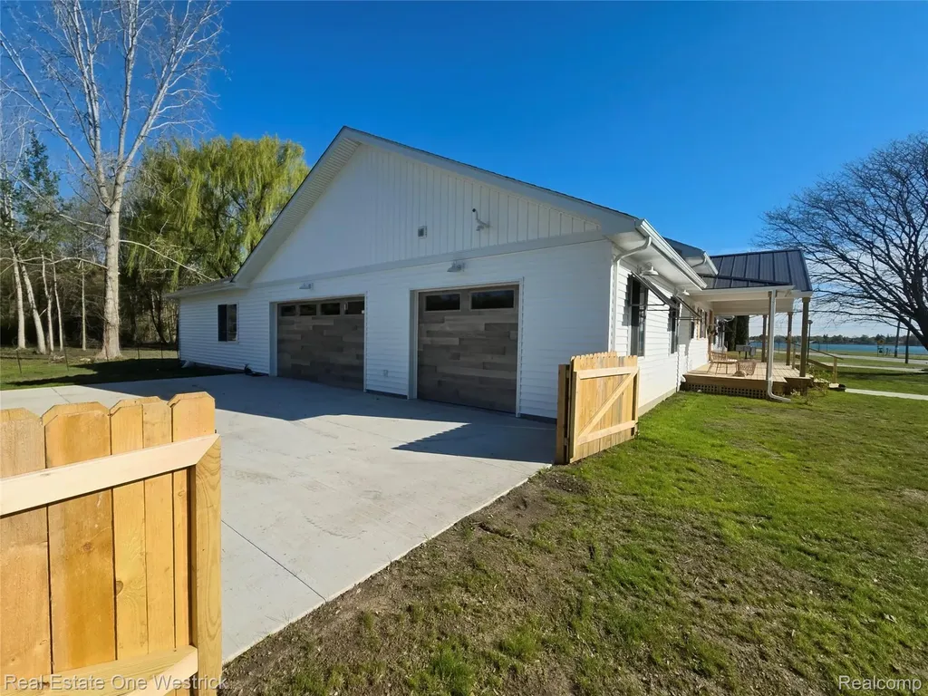 9236 River Road Clay Township MI 48001