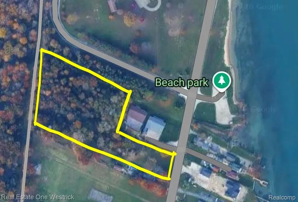 9236 River Road Clay Township MI 48001