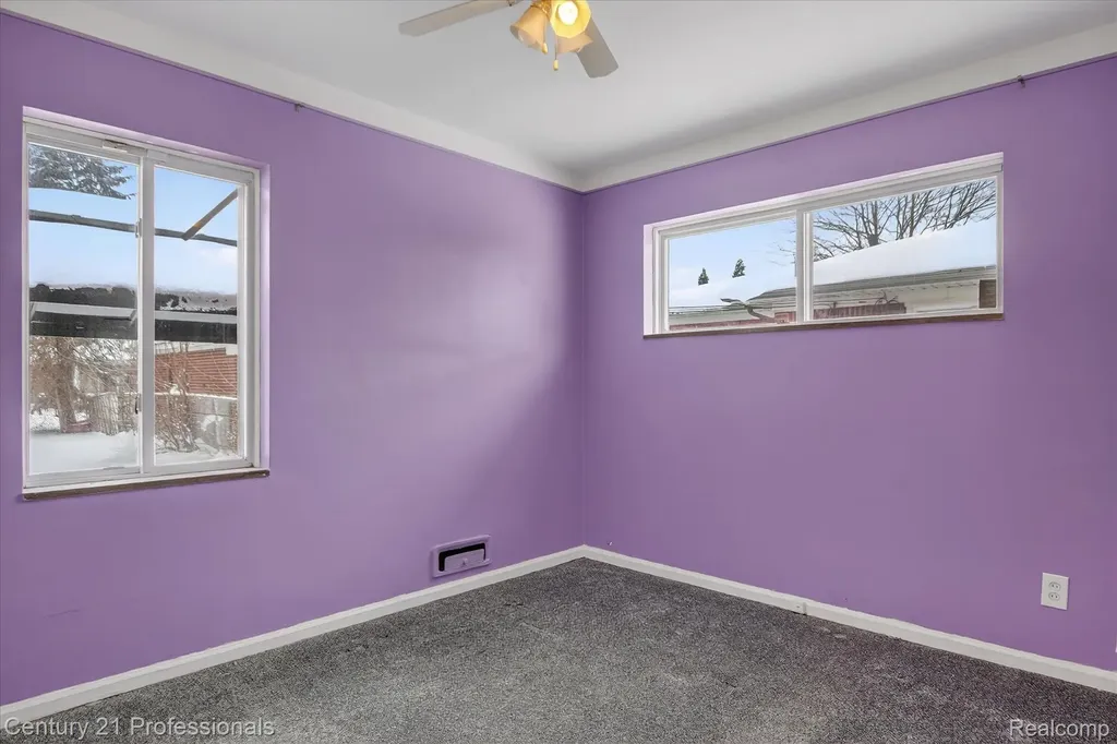 16786 Sprenger Avenue Eastpointe City MI 48021