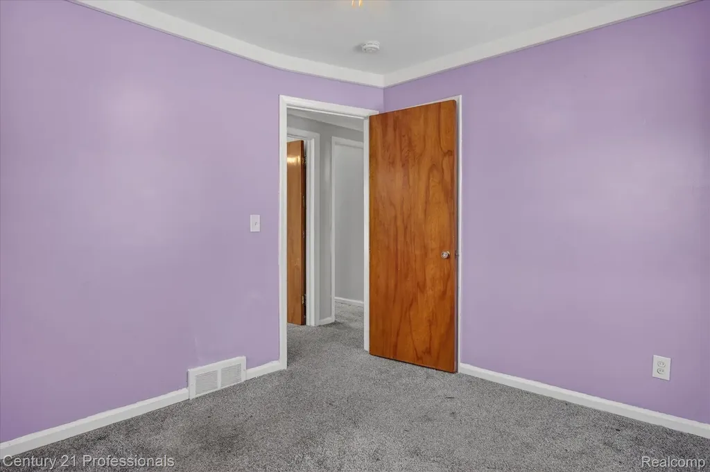 16786 Sprenger Avenue Eastpointe City MI 48021