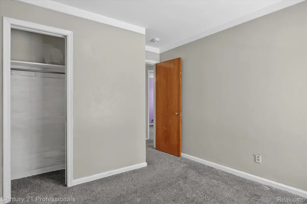 16786 Sprenger Avenue Eastpointe City MI 48021