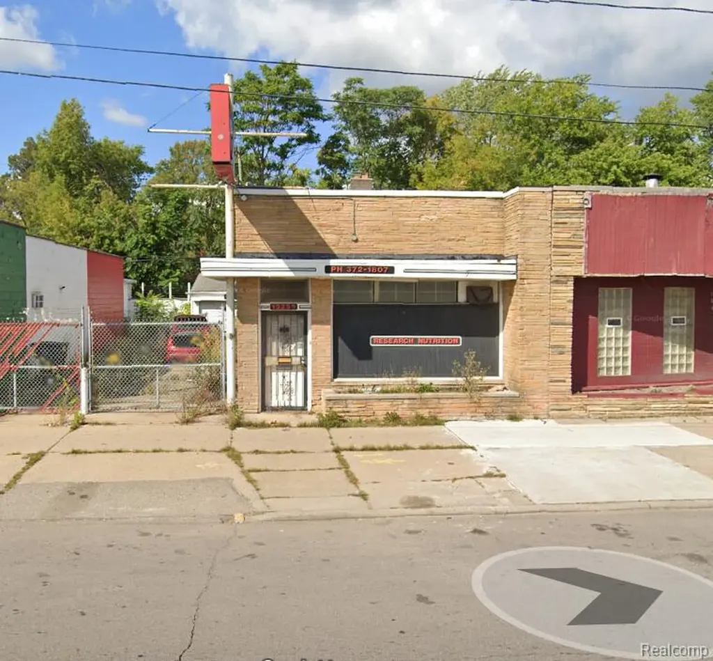15255 E 7 Mile Road Detroit City MI 48205