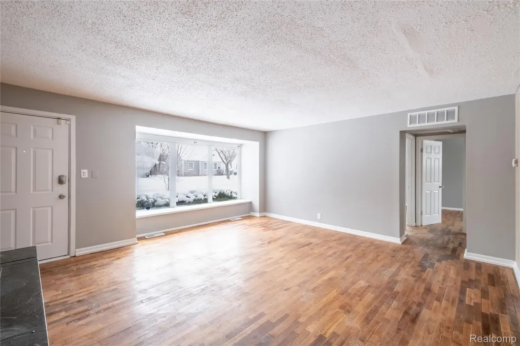 1828 Tebo Street Flint City MI 48503