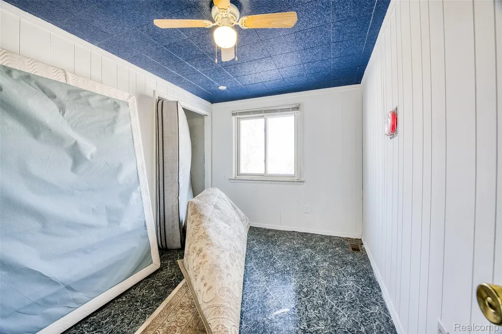2209 Progress Avenue Lincoln Park City MI 48146