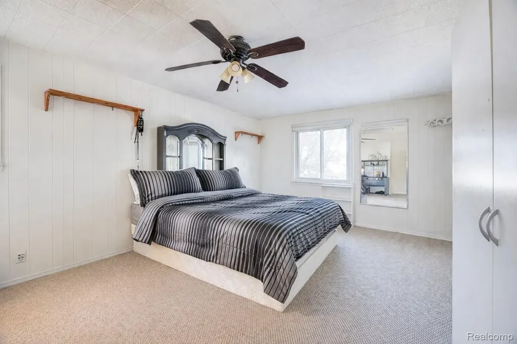2209 Progress Avenue Lincoln Park City MI 48146