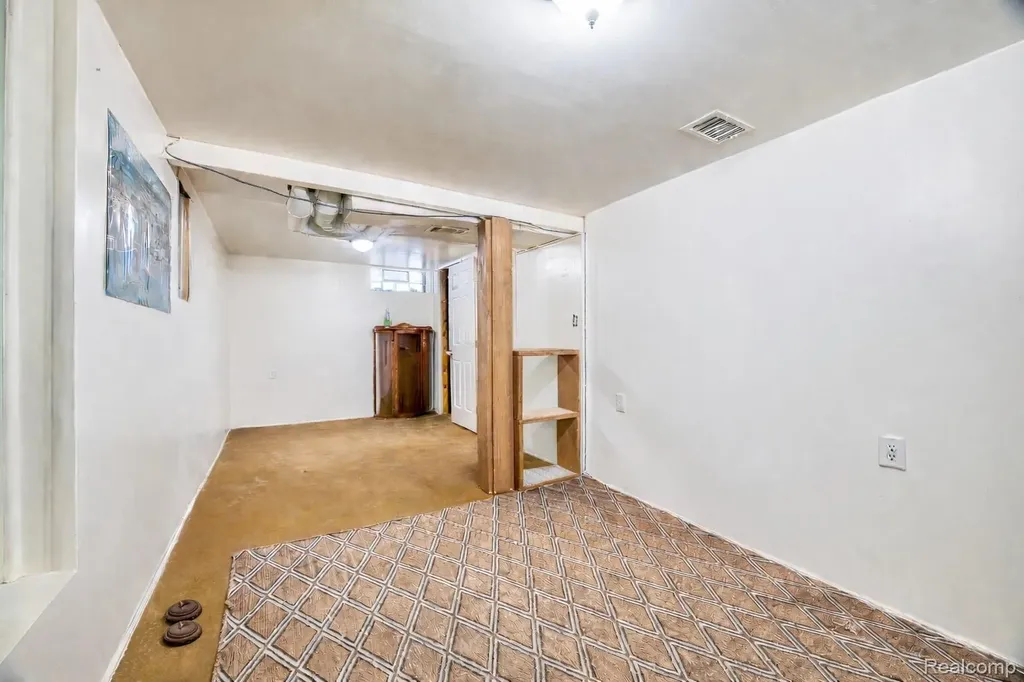 2209 Progress Avenue Lincoln Park City MI 48146