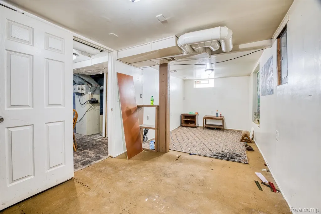 2209 Progress Avenue Lincoln Park City MI 48146