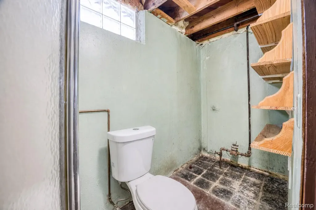 2209 Progress Avenue Lincoln Park City MI 48146