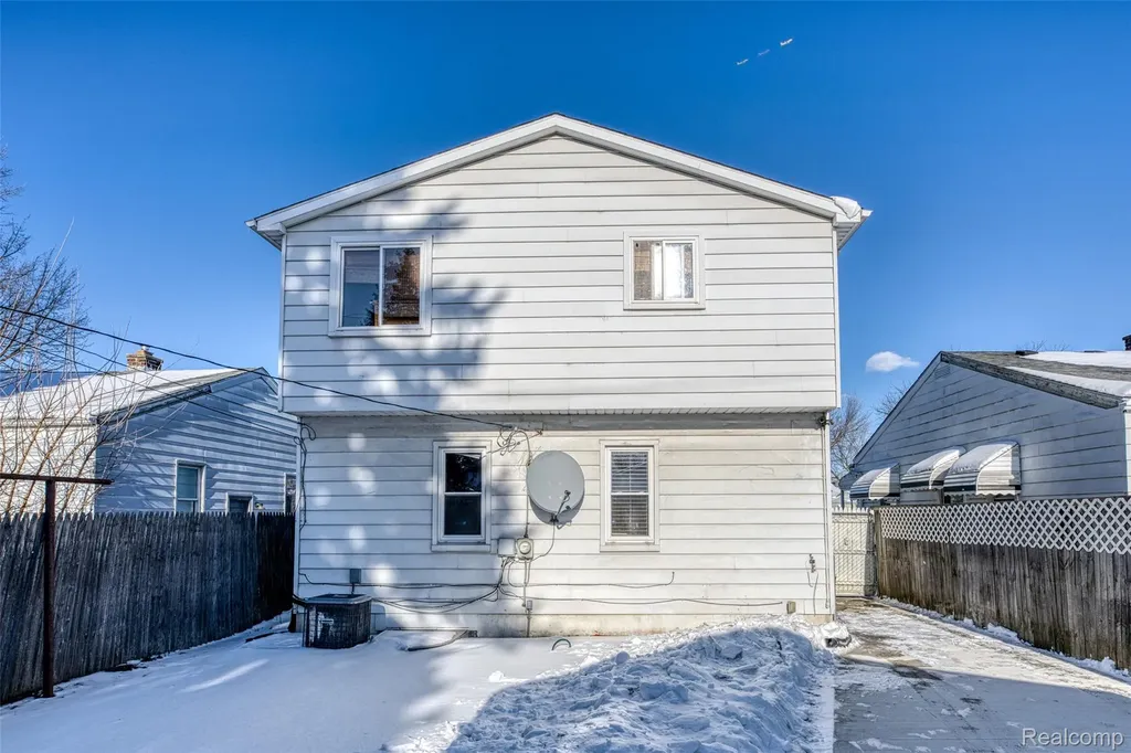 2209 Progress Avenue Lincoln Park City MI 48146