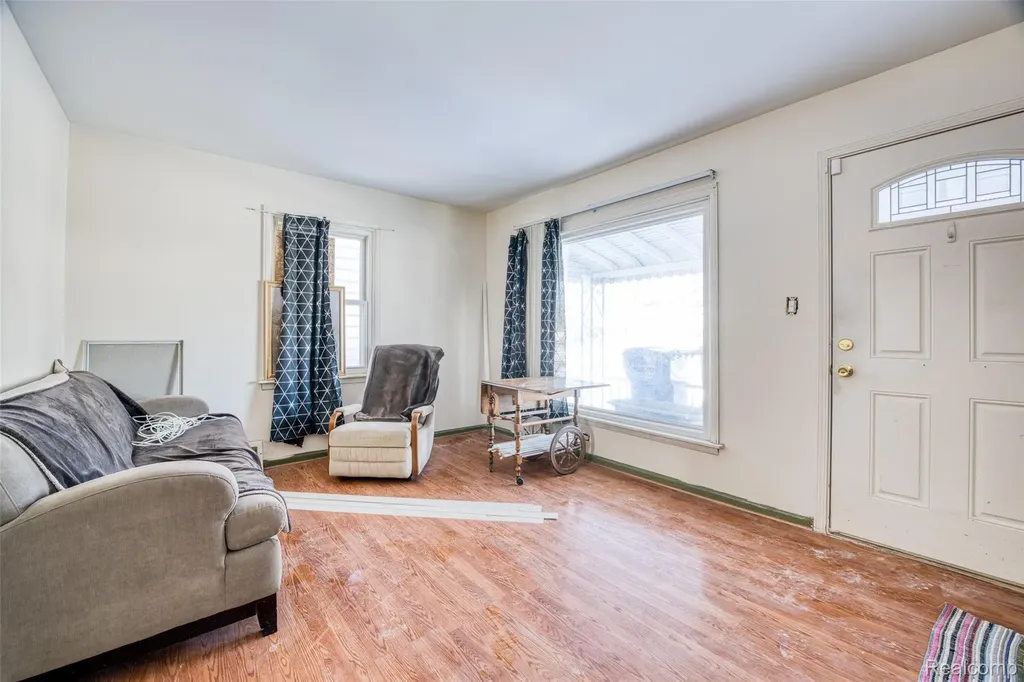 2209 Progress Avenue Lincoln Park City MI 48146
