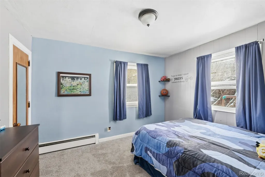 92 Hartley Street Lapeer City MI 48446