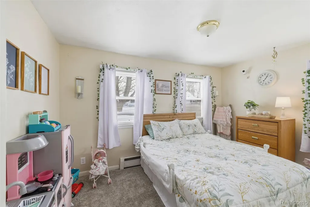92 Hartley Street Lapeer City MI 48446