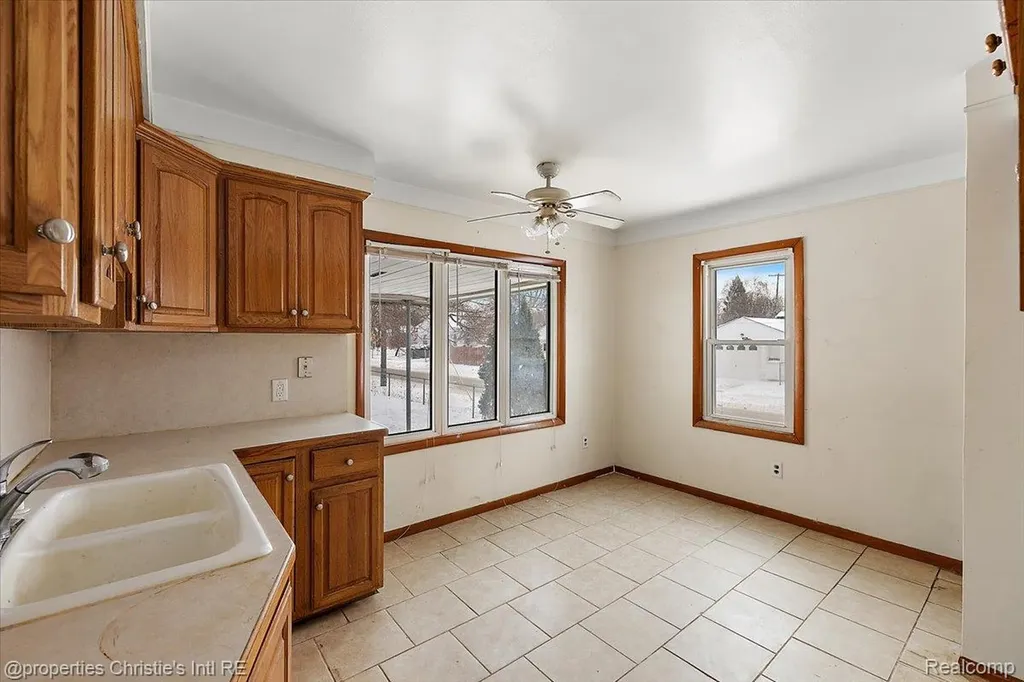 23704 Hazelwood Avenue Hazel Park City MI 48030