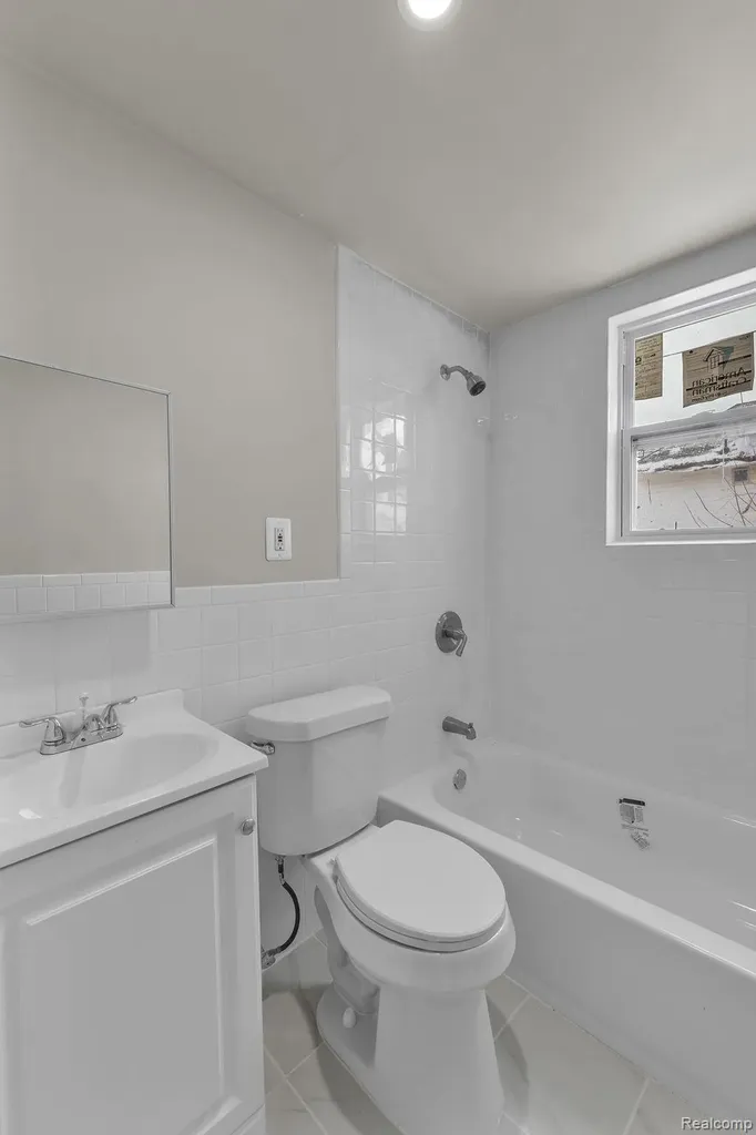 20035 Coventry Street Highland Park City MI 48203