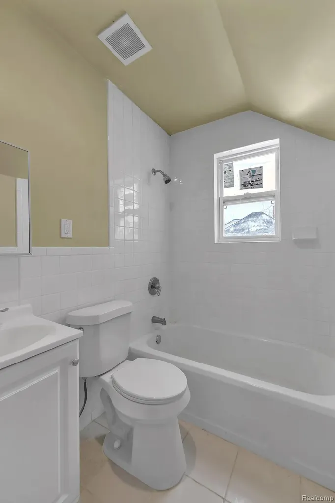 20035 Coventry Street Highland Park City MI 48203