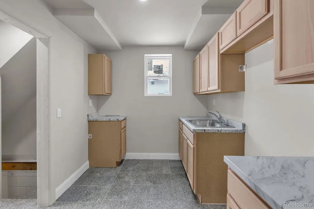 20035 Coventry Street Highland Park City MI 48203