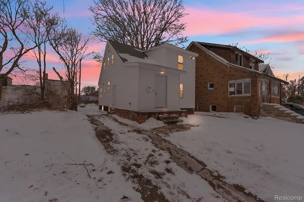 20035 Coventry Street Highland Park City MI 48203