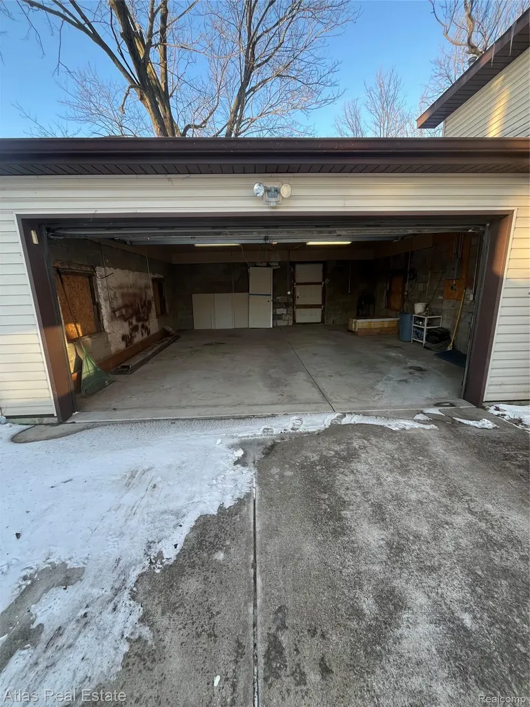 4067 Jefferson Street Burton City MI 48509