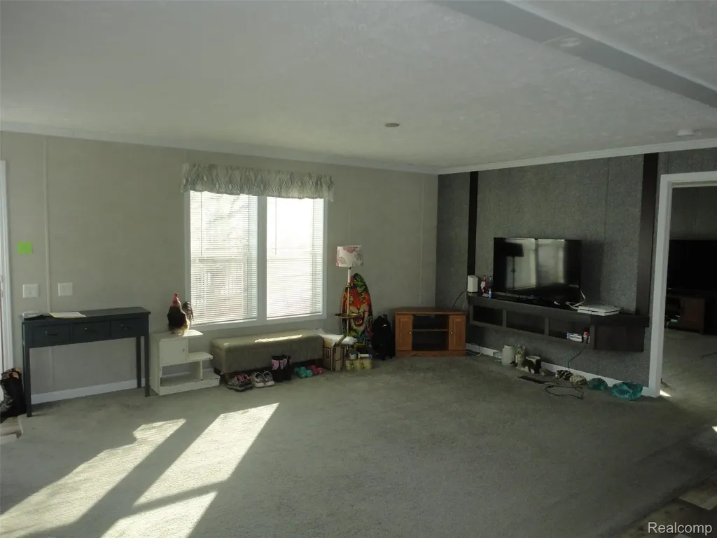 170 Newbury Adrian City MI 49221