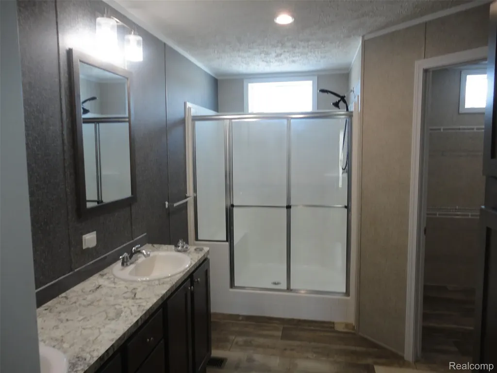 170 Newbury Adrian City MI 49221