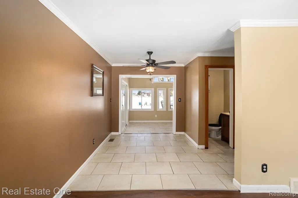 11422 Skyline Drive Fenton Charter Township MI 48430