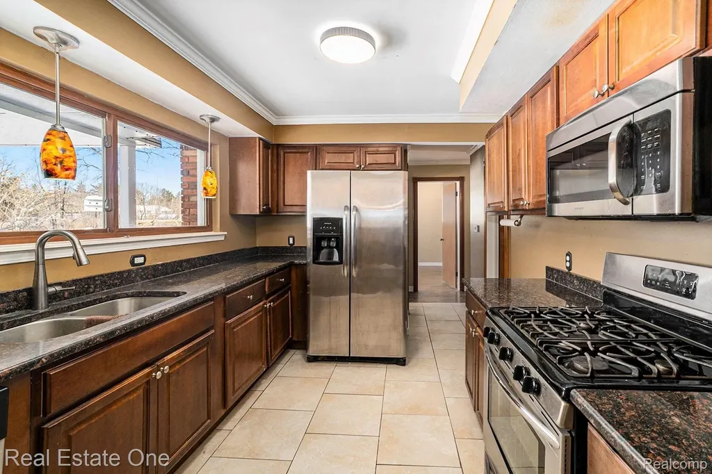 11422 Skyline Drive Fenton Charter Township MI 48430