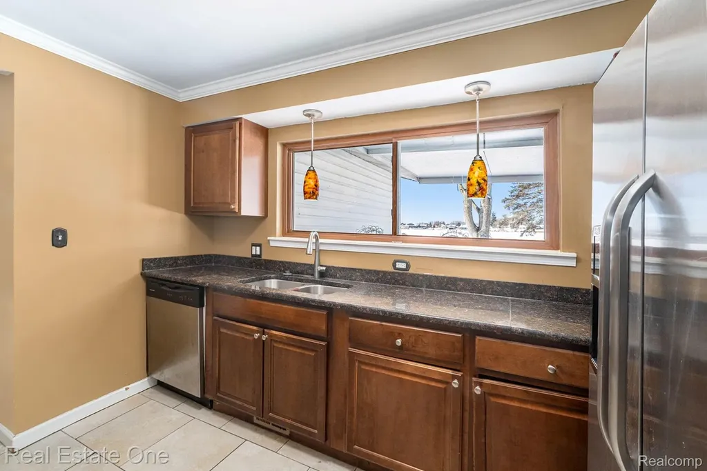 11422 Skyline Drive Fenton Charter Township MI 48430