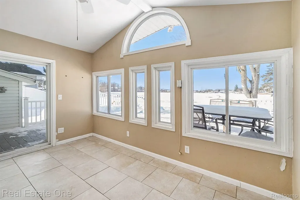 11422 Skyline Drive Fenton Charter Township MI 48430