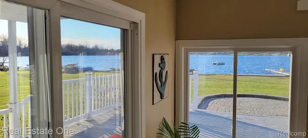 11422 Skyline Drive Fenton Charter Township MI 48430