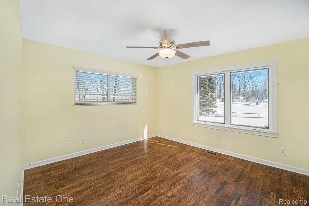11422 Skyline Drive Fenton Charter Township MI 48430