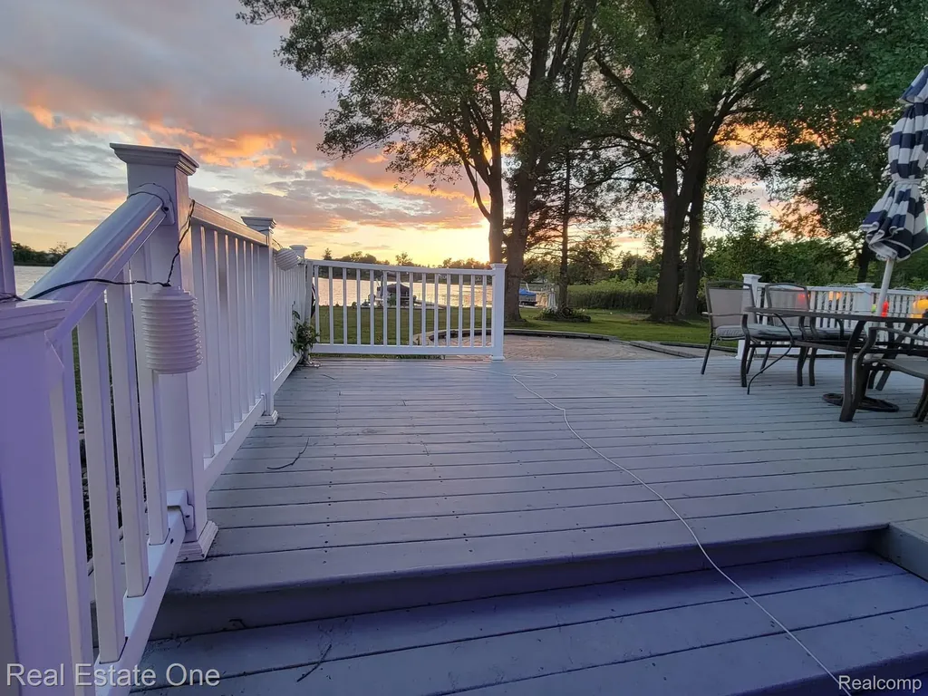 11422 Skyline Drive Fenton Charter Township MI 48430