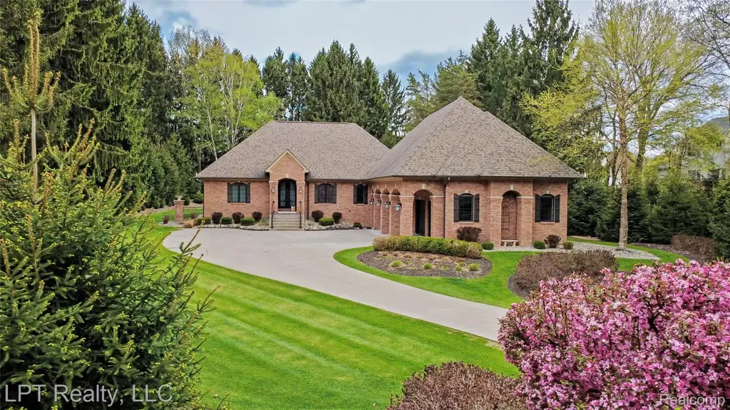 4525 Mapleton Drive Genoa Township MI 48843